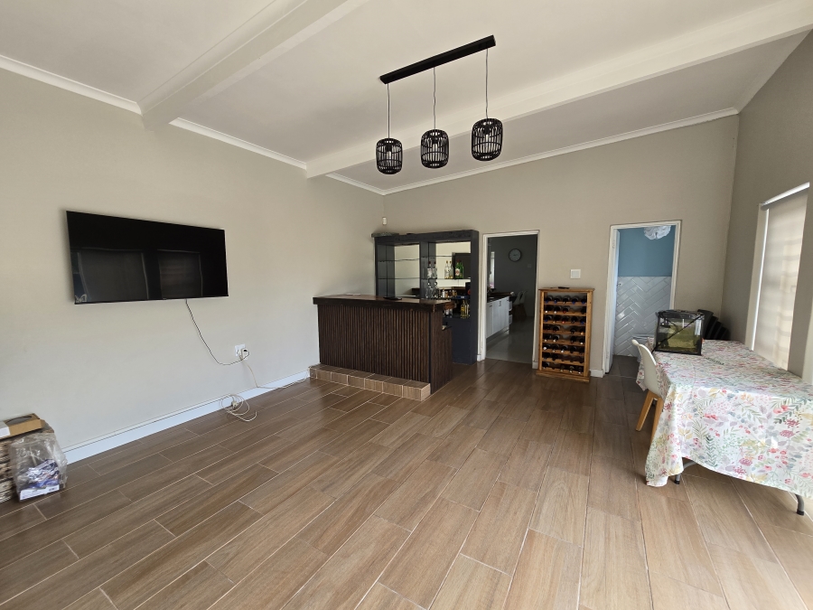 5 Bedroom Property for Sale in Milnerton Central Western Cape